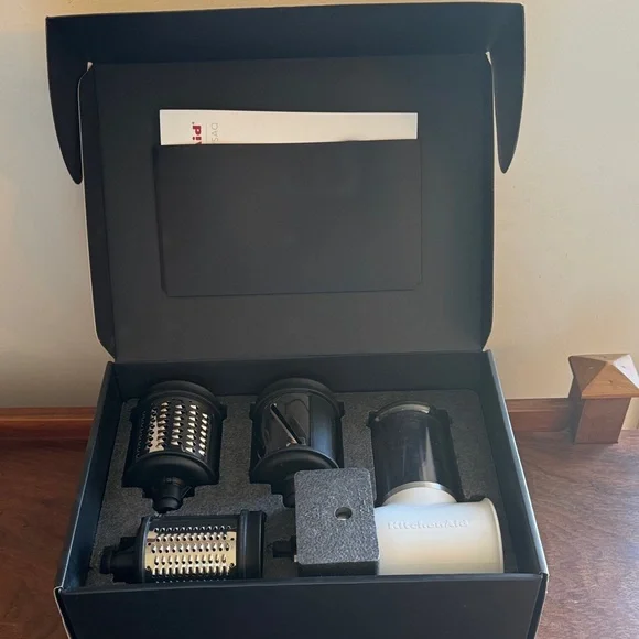 KitchenAid Red Fresh Prep Slicer/Shredder Attachment - Picture 2 of 6